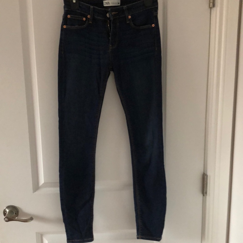 Zara Medium wash mid rise skinny jeans